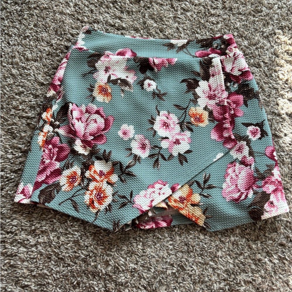 Floral Women's skort in Blue and Pink